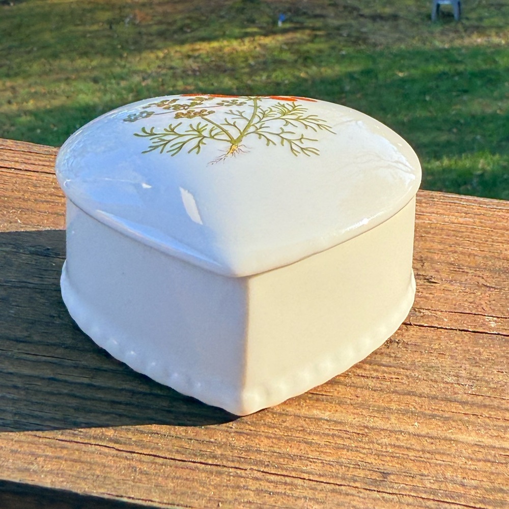 Heart-Shaped Floral Trinket Box - Picture 2 of 7